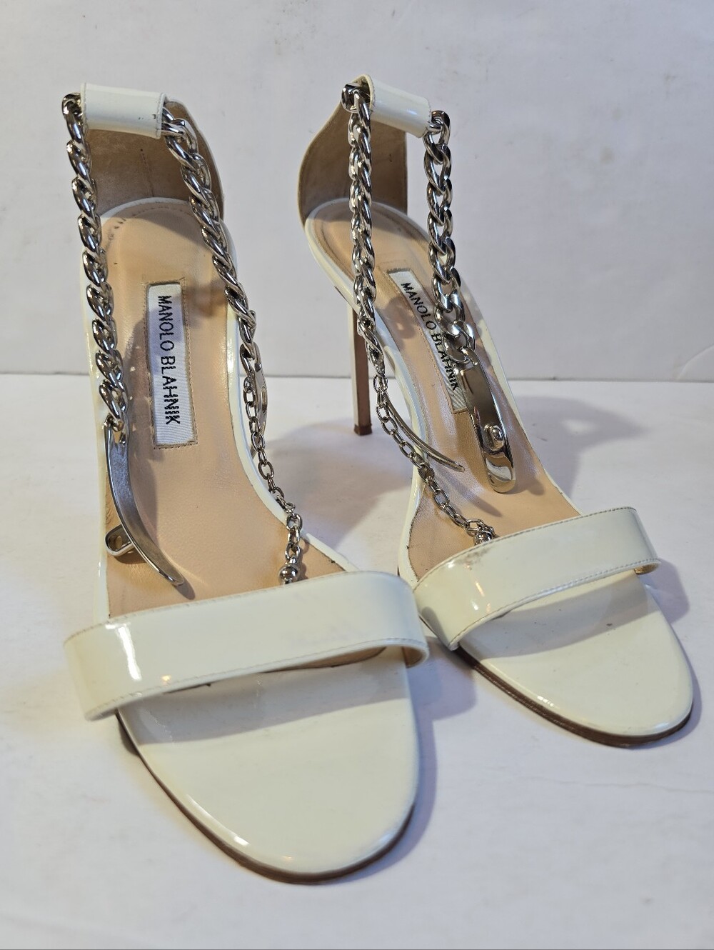 Manolo Blahnik Chaos White Patent Leather Chain-Detail Stiletto Sandals Size 39